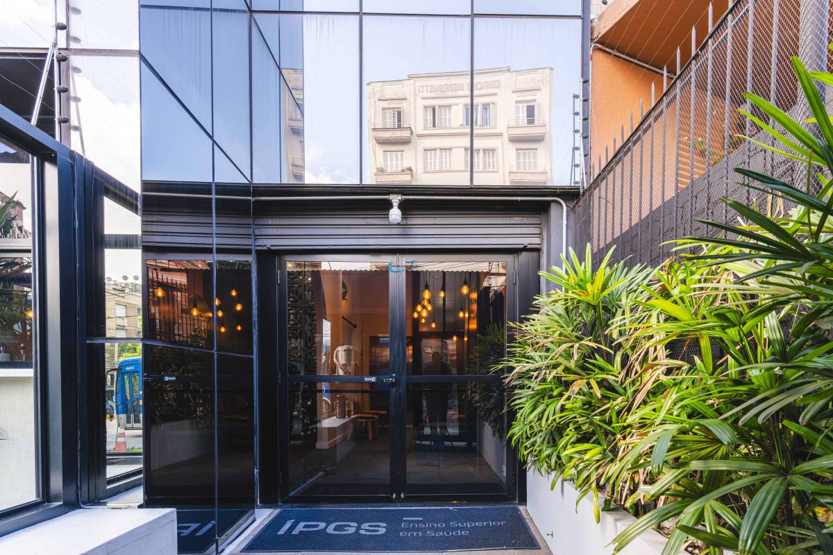 Prédio comercial, 500m² em Porto Alegre, Floresta
