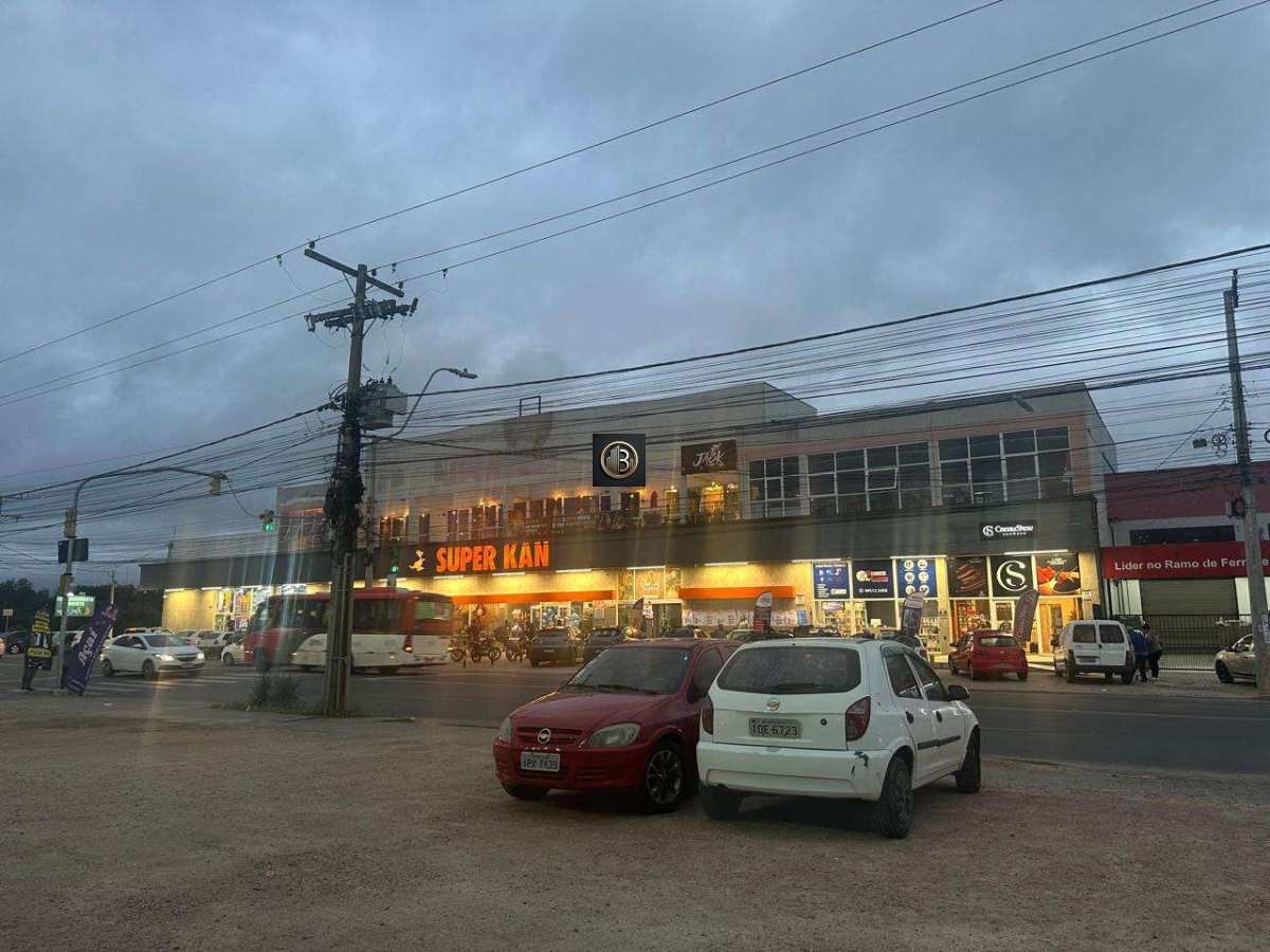 Ponto Comercial para alugar em Porto Alegre, Hípica, 800m²